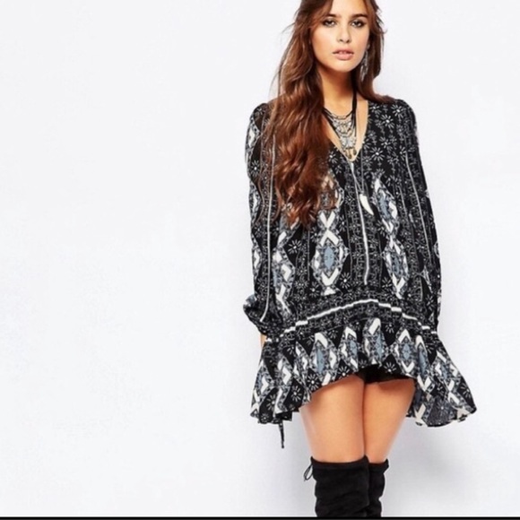 Free People Tops - FREE PEOPLE Down By The Bay Boho Oversized Mixed Floral Print Tunic